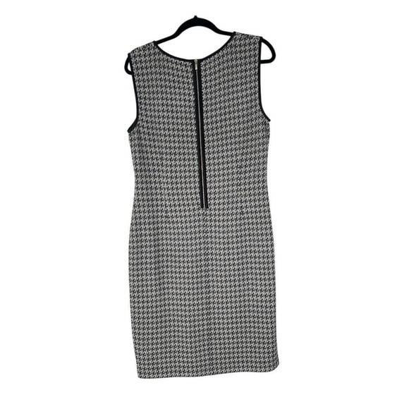 St. John Houndstooth Leather Trim Wool Shift Dress, size 12 - Picture 9 of 14